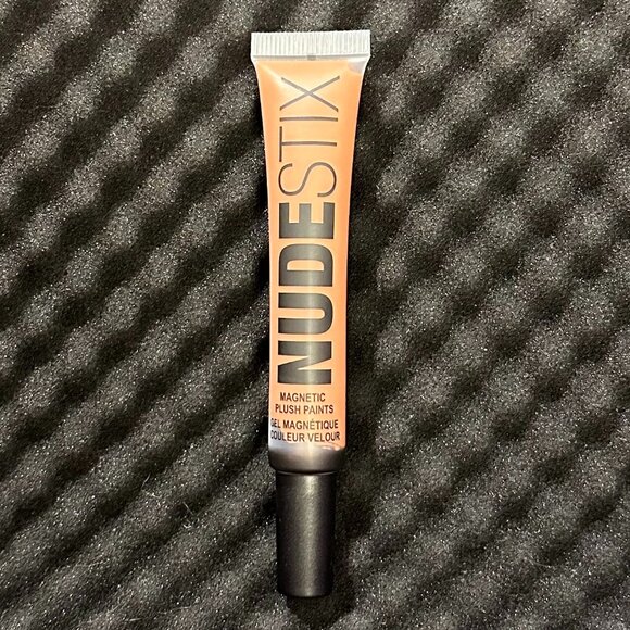 NUDESTIX Magnetic Plush Paints - Picture 5 of 8